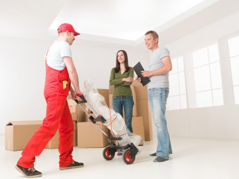 Friendly moving crew assisting in Chelsea